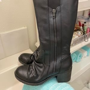 Size 7-M. Worn once (funeral).